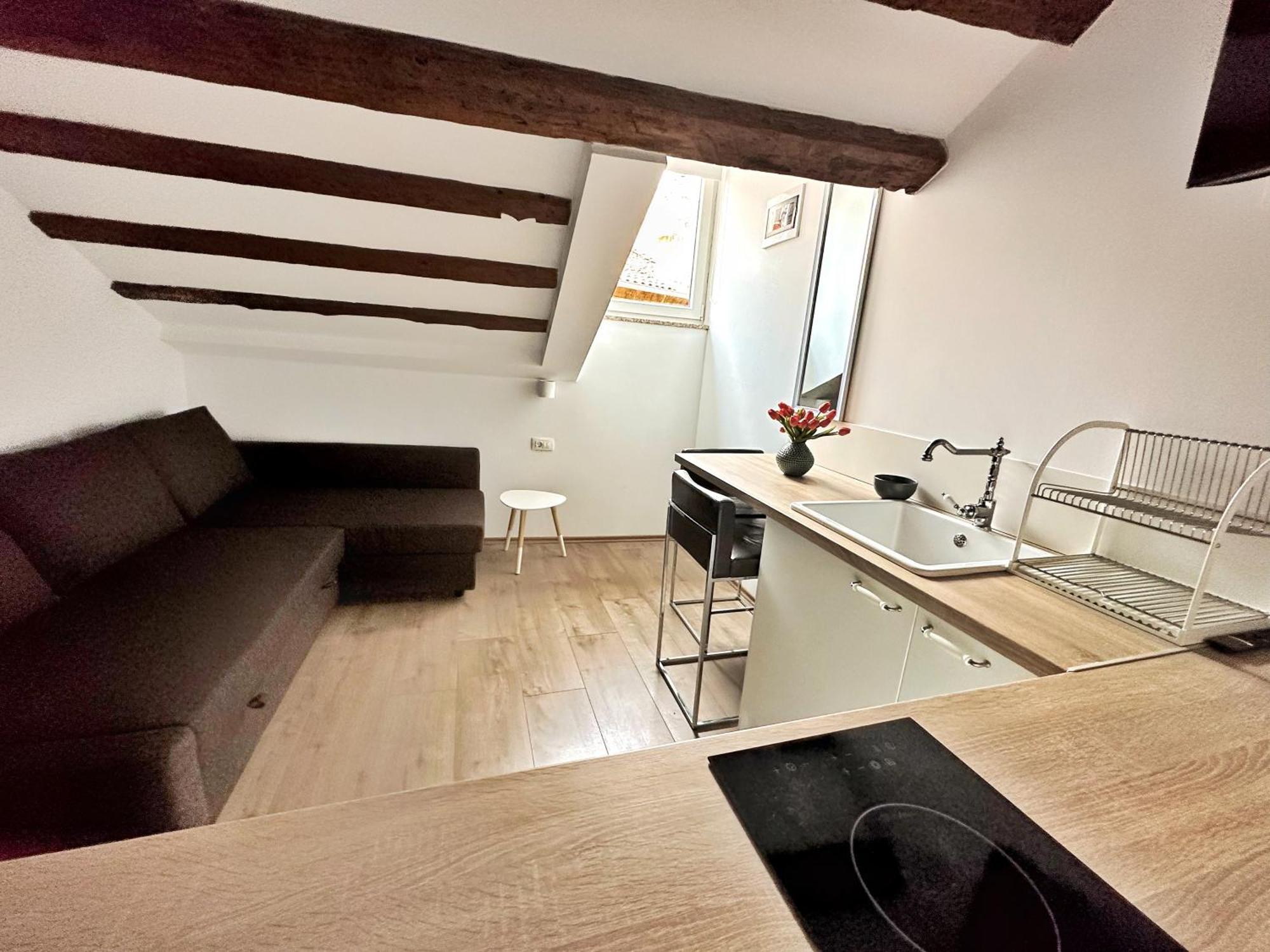 Romeo Apartments Rovigno Exterior photo